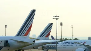 Două avioane s-au ciocnit pe aeroportul Roissy-Charles de Gaulle, situat în apropiere de Paris - FOTO
