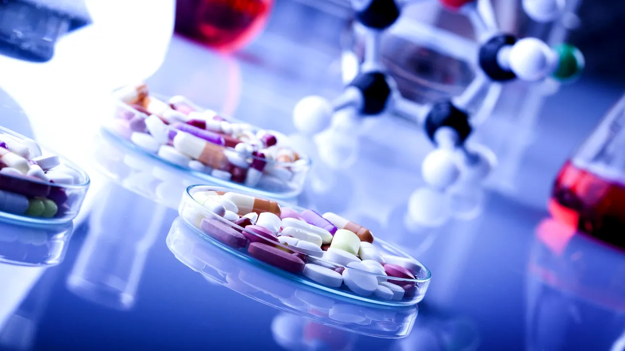 Medicamentele eliberate cu reţetă vor fi ieftinite cu 35% în următorii trei ani