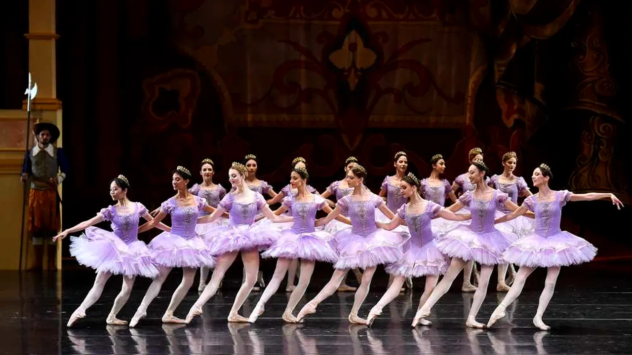Un sărut, o vrajă, o lume întreagă suspendată între vis și destin - „Frumoasa din Pădurea Adormită” transformă scena Operei Naționale București într-un regat al emoției pure