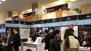 GALERIE FOTO Universităţile din Europa şi SUA caută studenţi ROMÂNI la târgul RIUF