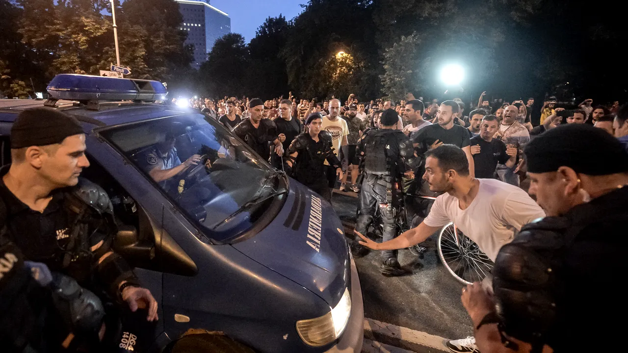 Dancă, PNL: Folosirea forţei împotriva manifestanţilor paşnici, un abuz specific regimului autoritar
