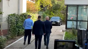 Bolojan, audiat la DNA Iași | Martor în dosarul cu Fănel Bogos. Audierile s-au încheiat. Premierul nu a făcut declarații / Susținători Georgescu, protest la DNA