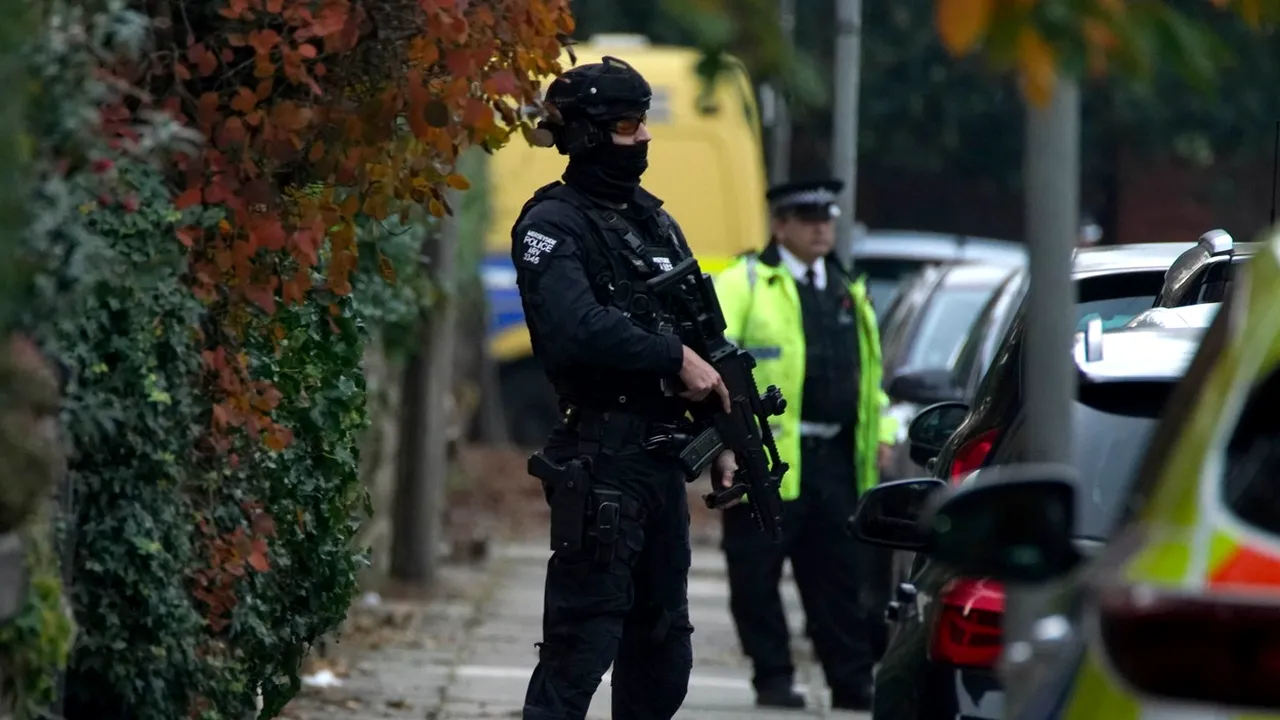 Marea Britanie modifică nivelul de alertă teroristă, după atacul din Liverpool 