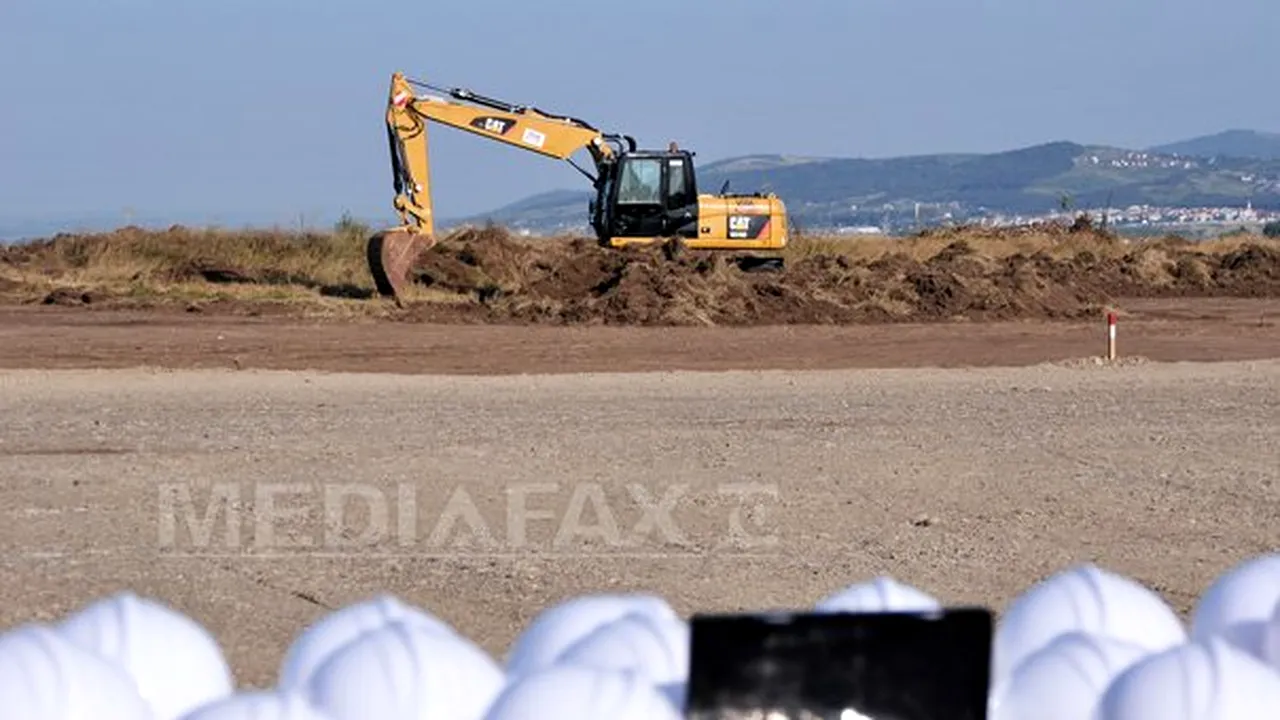 Pista aeroportului Braşov-Ghimbav va fi gata în septembrie, spune preşedintele CJ Aristotel Căncescu