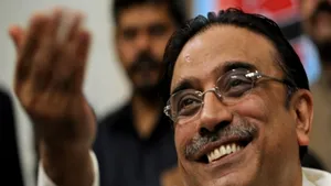 Asif Ali Zardari acceptă să candideze la preşedinţia Pakistanului