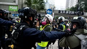 VIDEO Imagini apocaliptice în ZONA ZERO a pandemiei de coronavirus. Scene violente între autorităţi şi chinezi 