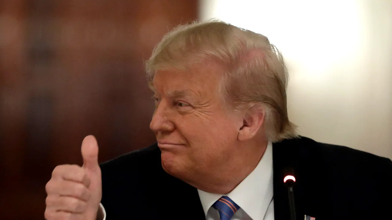 Trump promovează terapiile medicale în combaterea Covid-19. Afirmaţia contrastează cu decizia administraţiei prezidenţiale de alocare a fondurilor pentru producerea unui vaccin