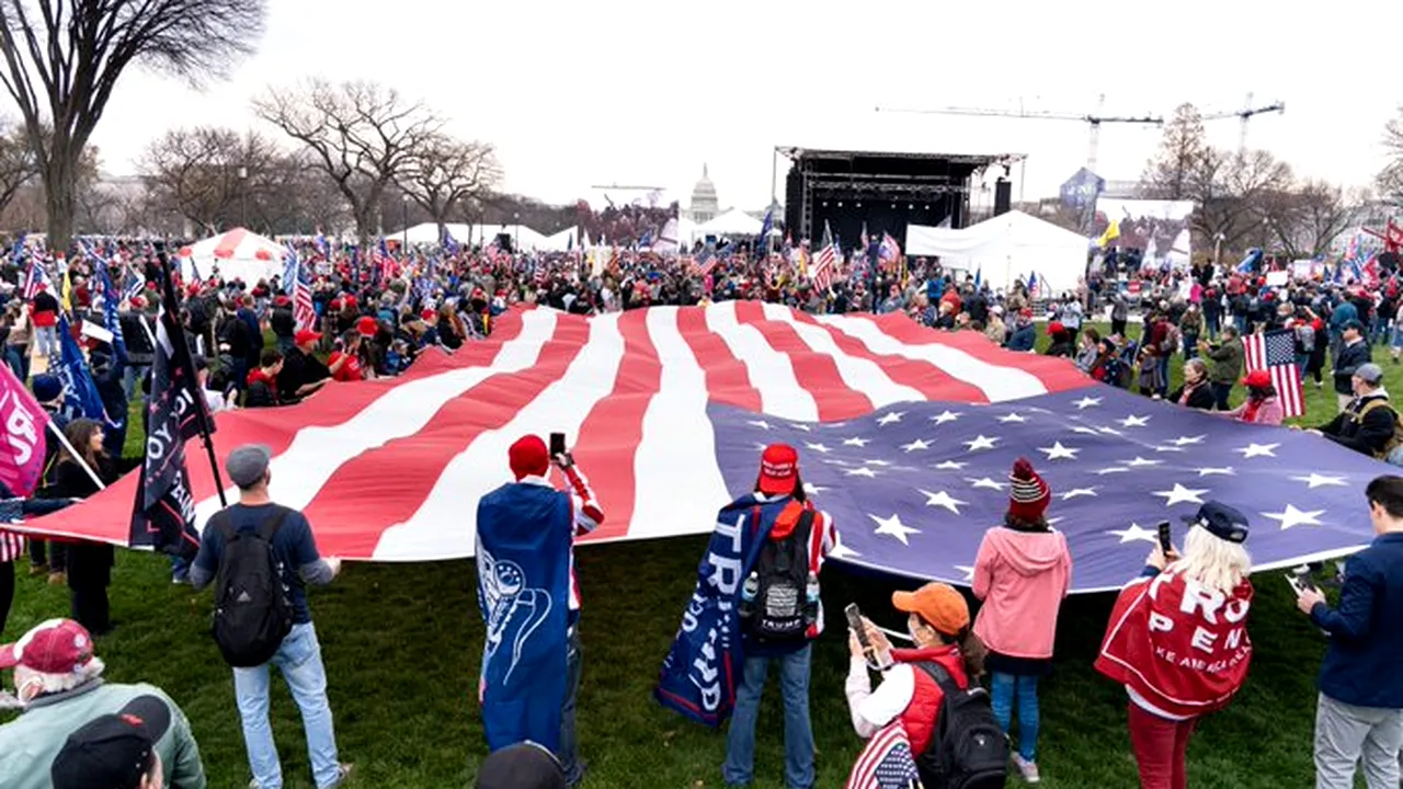 Mai mulţi răniţi, unii în stare gravă, în urma protestelor organizate la Washington