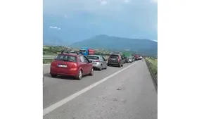 Cozi mari la intrarea în Grecia. MAE anunţă care este explicaţia 