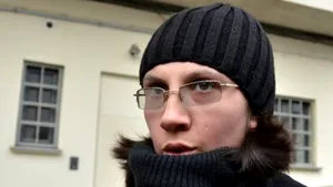 Poliţista din Balş care şi-a înjunghiat fostul şef a născut un băieţel şi divorţează