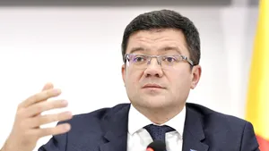 Nordul Capitalei a fost din nou afectat de poluare. Incendiul de la Periş nu a fost stins nici acum. Anunţul ministrului Mediului