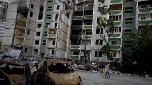 Războiul din Ucraina, ziua 123. Explozii în cartierul central al Kievului. Trupele lui Zelenski pierd teren în faţa Rusiei: „Vom lupta să ne recuperăm pământurile. Războiul poate fi dur, uneori”. Ucraina cere sancţiuni mai agresive împotriva Rusiei