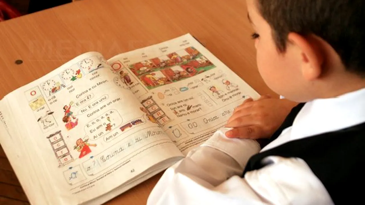 Programele şcolare pentru clasele I şi a II-a, în dezbatere publică. Cum poţi propune modificări