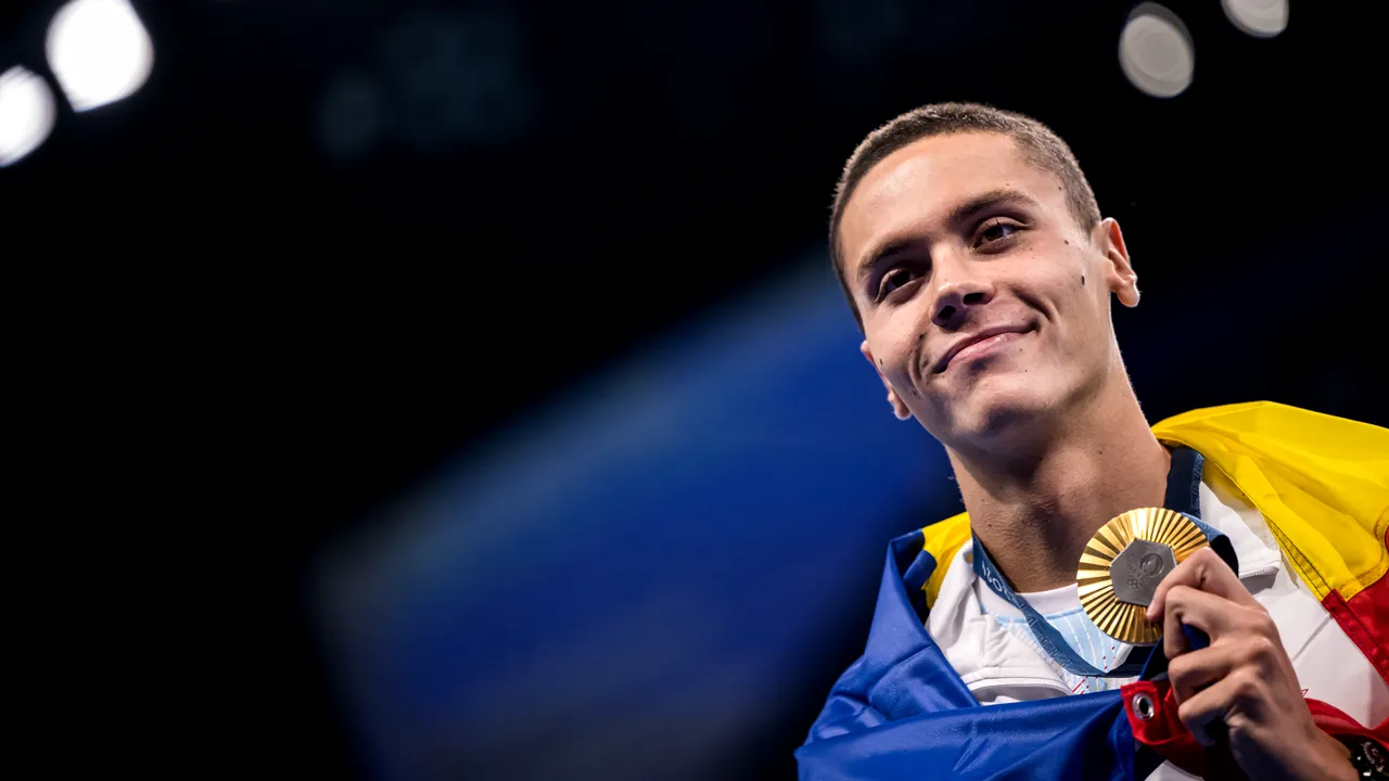 Cu două medalii în bagaje, David Popovici ajunge în România vineri, la ora 15.50