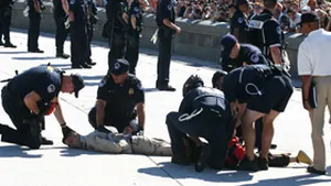 Circa 200 de persoane, arestate în timpul manifestaţiilor din faţa Casei Albe