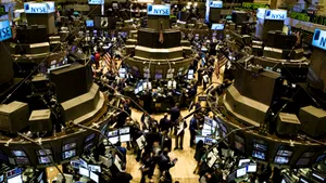 Bursa de la New York a închis în creştere cu 3-4%, nivel record pentru ziua alegerilor prezidenţiale