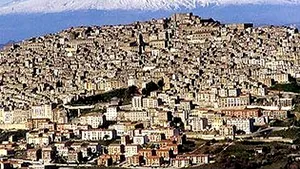 Case scoase la vânzare la preţul de 1 euro, într-un sat din Sicilia