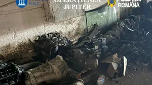 Mașini dezmembrate ilegal, deșeuri incendiate, în județul Buzău. În cadrul operațiunii JUPITER, polițiștii au găsit aproape 50 de vehicule