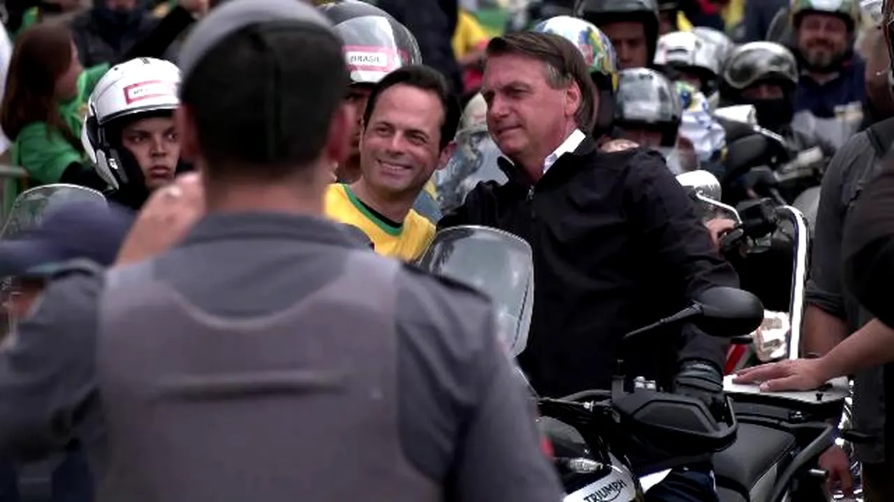 „Bikerul” Bolsonaro a deschis mitingul motocicletelor în ajunul alegerilor prezidenţiale

