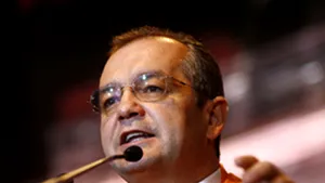 Boc anunţă crearea unui grup consultativ care să ofere soluţii pentru criza economică