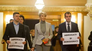 Raluca Turcan: Parlamentari PSD vor vota moţiunea de cenzură, au susţinut amendamentele PNL la buget