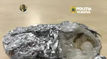 Opt kilograme de droguri de mare risc, descoperite de polițiști în urma unor percheziții. Patru persoane, reținute