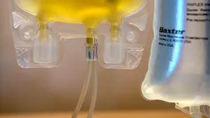 Marea Britanie a anunţat că va autoriza din nou utilizarea plasmei de sânge britanică la fabricarea medicamentelor, la 23 de ani după ce a interzis-o