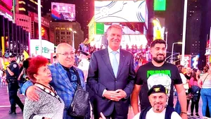 Şedinţă foto cu preşedintele Klaus Iohannis şi manelişti la New York, virală