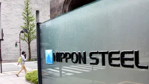 Industria siderurgică: Trump spune că va împiedica compania Nippon Steel să achiziţioneze US Steel