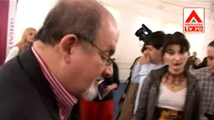 Salman Rushdie: Cred că datorez totul originii mele indiene