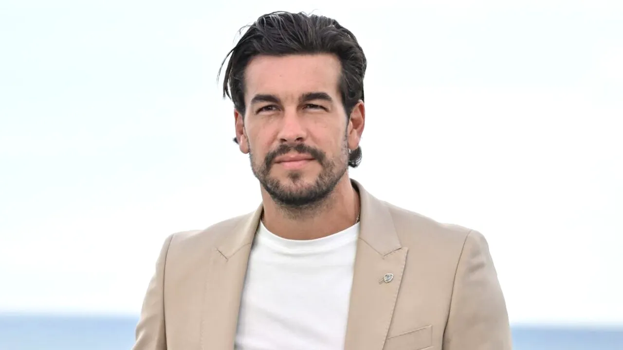 290 de euro pe noapte ca să dormi în „casa lui Mario Casas”. Locuința ascunsă într-unul dintre cele mai spectaculoase locuri din Spania