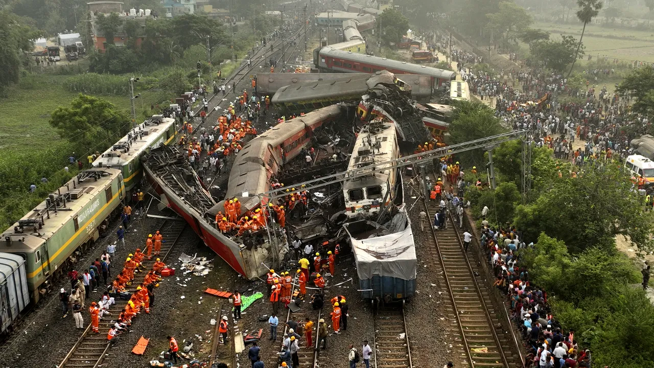 Autorităţile din India au anunţat ce a cauzat accidentul feroviar în care au murit peste 300 de persoane