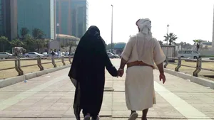 Arabia Saudită ridică restricţiile de călătorie pentru femei