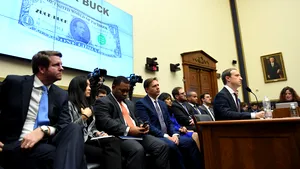 Libra, criptomoneda lansată de Facebook, suferă modificări. Proiectul iniţial fusese interzis de mai multe ţări