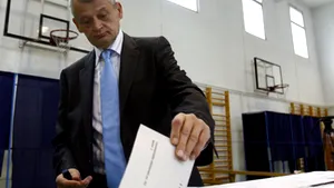 Oprescu face apel la bucureşteni să vină duminică la vot