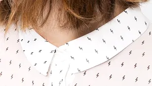 Brandul de modă Mango, în centrul unui scandal din cauza unei cămăşi cu imprimeu 