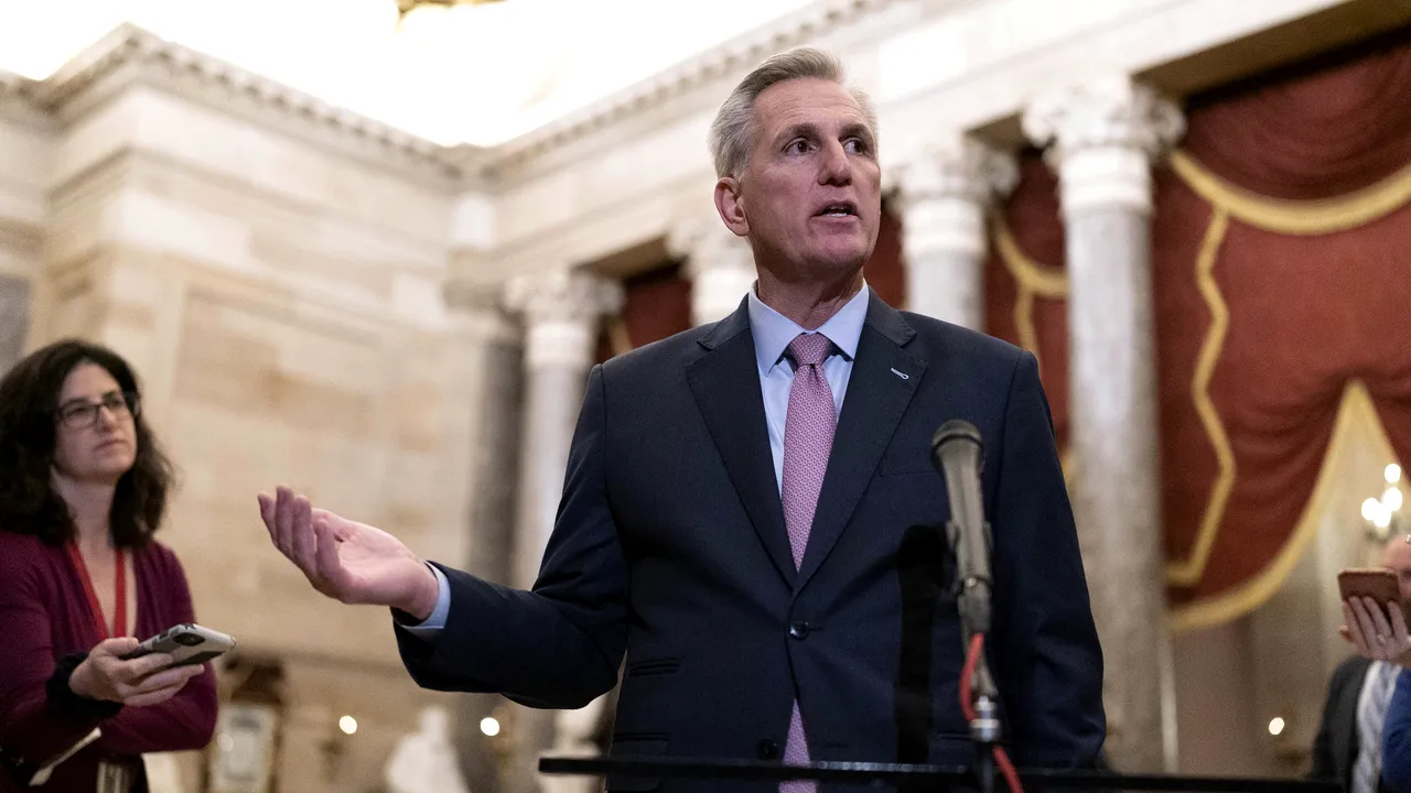 Preşedintele Camerei Reprezentanţilor, Kevin McCarthy, insistă pentru o soluţie care să implice reduceri bugetare, pentru evitarea crizei din SUA