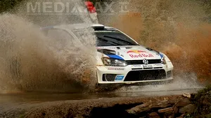 Incident la Transylvania Rally: Membrii unui echipaj, răniţi după ce maşina lor a ieşit în decor