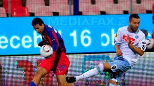 Un fan care a încercat să intre pe teren la meciul cu Napoli a fost interzis de pe stadioane doi ani