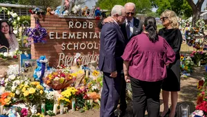 America îi cere lui Biden să „facă ceva” în privinţa masacrelor din şcoli. Ce promite preşedintele? 