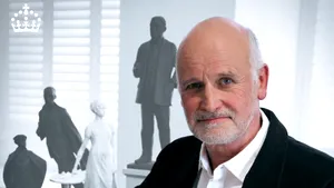 Sculptorul Martin Jennings va crea statuia pentru monumentul național dedicat reginei Elisabeta