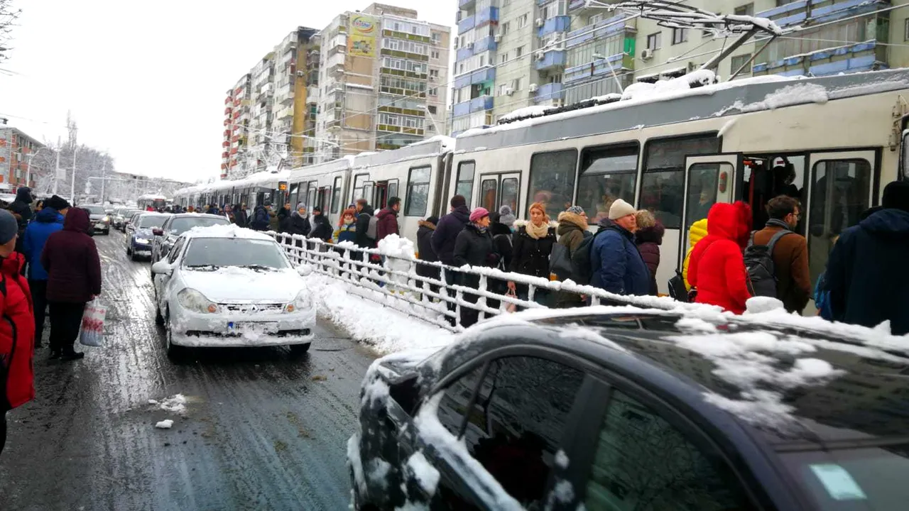 Tramvaie blocate în Capitală. Zona Rahova este cea mai afectată. VIDEO