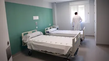POLITIC Guvernul Mureșan ar vrea să reducă paturile din spitalele cu grad mic de ocupare. Medicii ar putea fi plătiți în funcție de performanță
