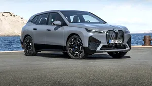 Tesla pierde teren în Europa. BMW a vândut cele mai multe maşini electrice în UE în luna iulie