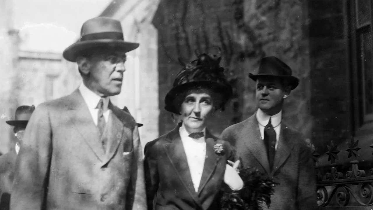 Istoria se repetă. În urmă cu un secol un alt preşedinte american s-a infectat în pandemie