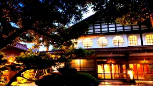 Povestea hotelului deţinut de aceeaşi familie timp de peste 1300 de ani - GALERIE FOTO