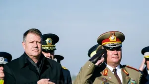 ZIUA ARMATEI 2015: Mai multe evenimente au avut loc în Bucureşti şi în ţară. Iohannis, prezent la Monumentul Eroilor de la Păuliş - GALERIE FOTO