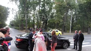 Peste o sută de persoane, la cununia religioasă a fiicei primarului Nichita, oficiată de IPS Teofan - FOTO