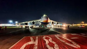Antonov AN124, gigantul încărcat cu echipamente medicale, a aterizat azi-dimineaţă pe aeroportul Henri Coandă