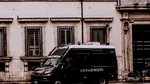 Un om fără adăpost a fost incendiat în timp ce dormea. Când au aflat cine este suspectul, anchetatorii au avut o surpriză
